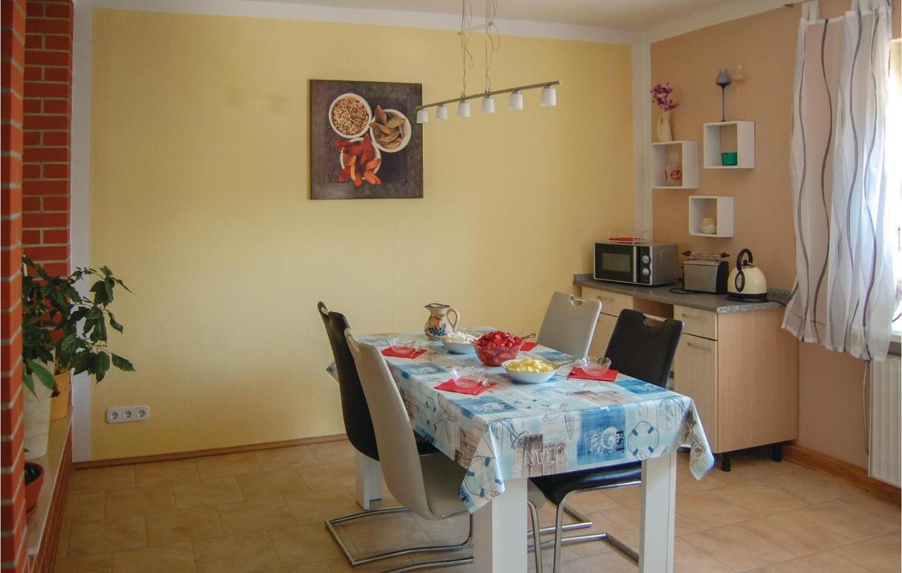 Awesome Apartment In Rostock With Wifi Extérieur photo